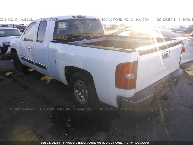 2GCEC19J481238898 - 2008 CHEVROLET SILVERADO C1500 WHITE photo 3