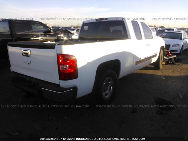 2GCEC19J481238898 - 2008 CHEVROLET SILVERADO C1500 WHITE photo 4