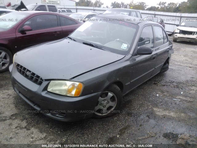 KMHCG45C11U256964 - 2001 HYUNDAI ACCENT GL GRAY photo 2