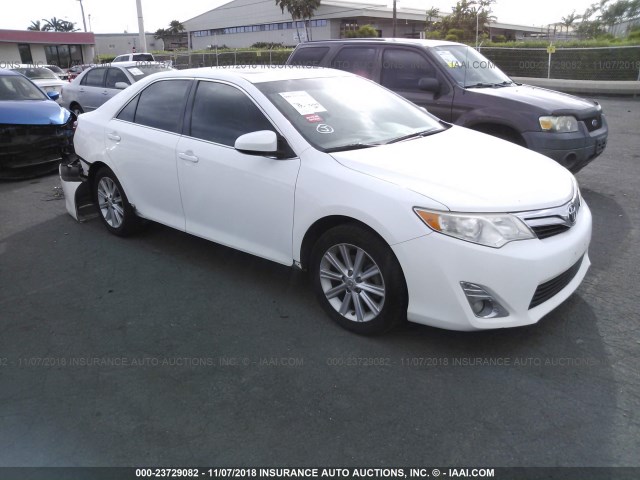 4T1BK1FK5EU543034 - 2014 TOYOTA CAMRY SE/XLE WHITE photo 1