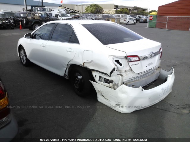 4T1BK1FK5EU543034 - 2014 TOYOTA CAMRY SE/XLE WHITE photo 3