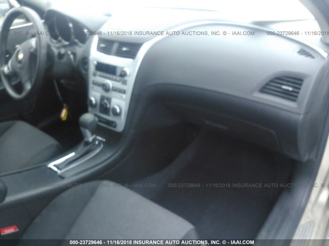 1G1ZC5E07CF170273 - 2012 CHEVROLET MALIBU 1LT GOLD photo 5