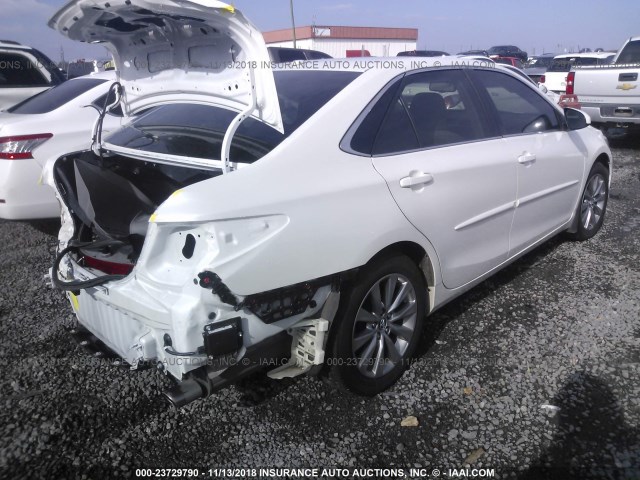 4T1BF1FK5HU617271 - 2017 TOYOTA CAMRY LE/XLE/SE/XSE WHITE photo 4