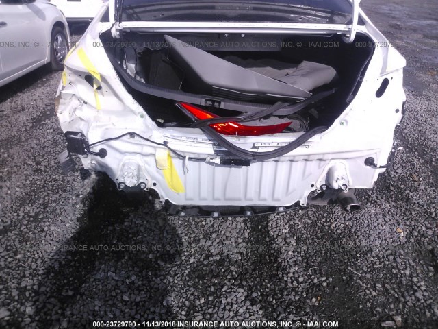 4T1BF1FK5HU617271 - 2017 TOYOTA CAMRY LE/XLE/SE/XSE WHITE photo 6