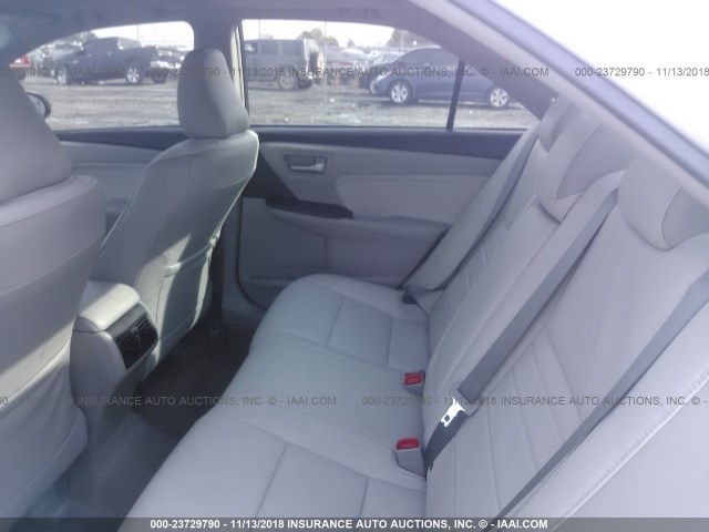 4T1BF1FK5HU617271 - 2017 TOYOTA CAMRY LE/XLE/SE/XSE WHITE photo 8