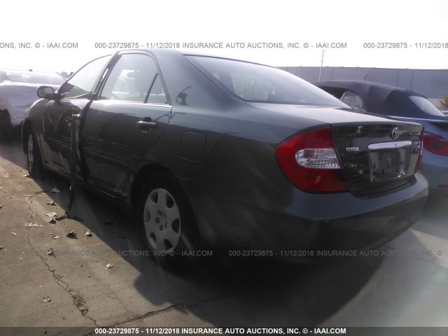 JTDBE30K720130776 - 2002 TOYOTA CAMRY LE/XLE/SE GREEN photo 3