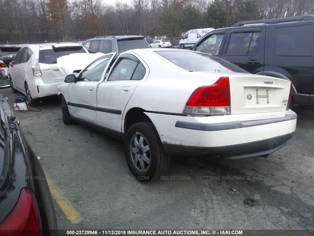 YV1RH58D822121705 - 2002 VOLVO S60 2.5T WHITE photo 3