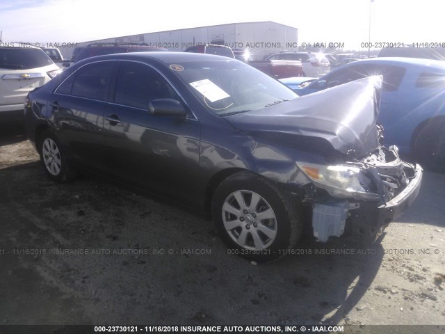 4T1BF3EK5BU124260 - 2011 TOYOTA CAMRY SE/LE/XLE GRAY photo 1