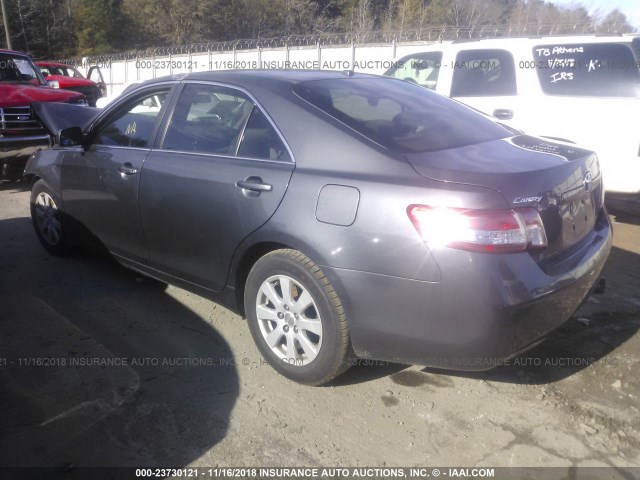 4T1BF3EK5BU124260 - 2011 TOYOTA CAMRY SE/LE/XLE GRAY photo 3