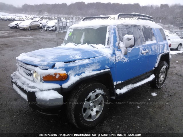 JTEBU11F470002667 - 2007 TOYOTA FJ CRUISER BLUE photo 2