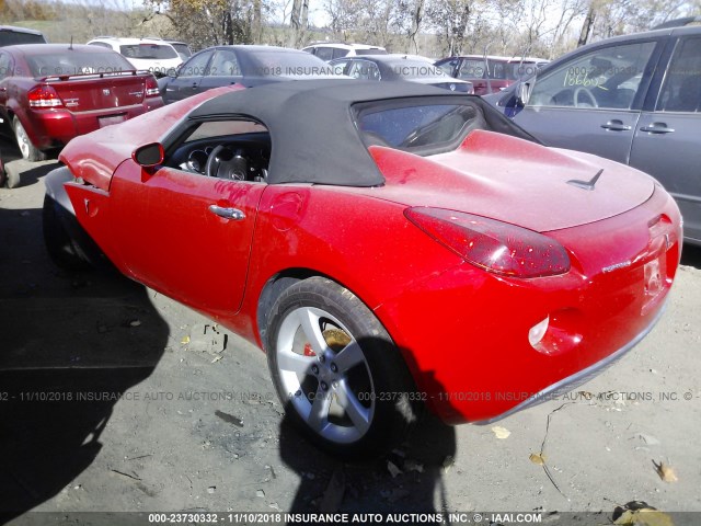 1G2MC35B58Y133679 - 2008 PONTIAC SOLSTICE RED photo 3