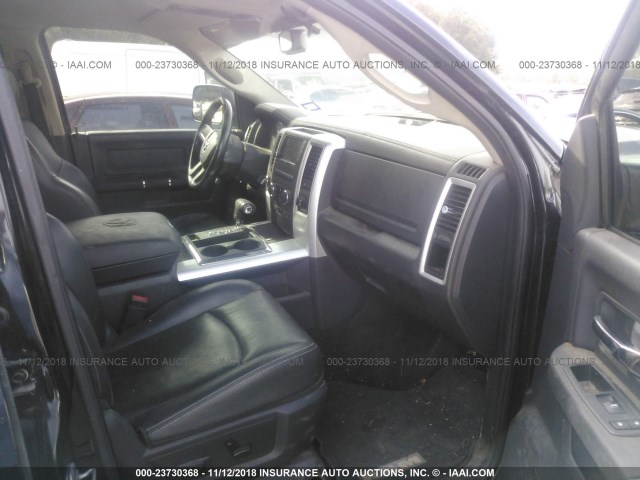 1D7RV1CT3BS516984 - 2011 DODGE RAM 1500 BLACK photo 5