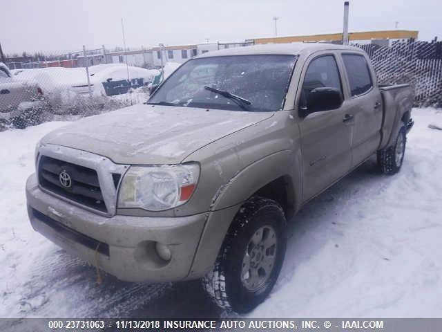 5TEMU52N05Z087367 - 2005 TOYOTA TACOMA DOUBLE CAB LONG BED GOLD photo 2