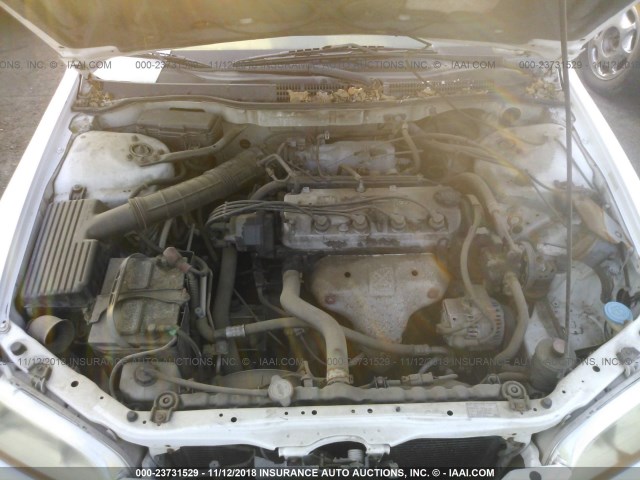 1HGCG554XWA140482 - 1998 HONDA ACCORD LX WHITE photo 10