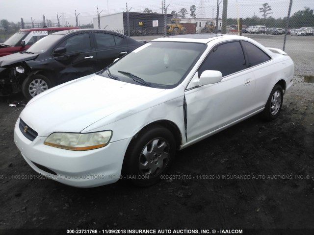 1HGCG3252XA019903 - 1999 HONDA ACCORD WHITE photo 2