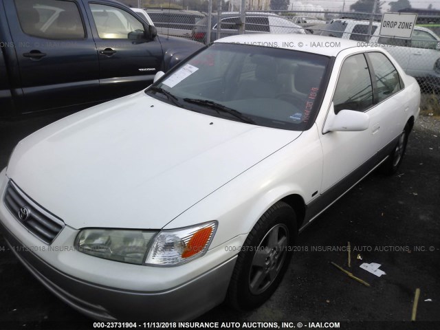 JT2BF22K310305696 - 2001 TOYOTA CAMRY CE/LE/XLE WHITE photo 2