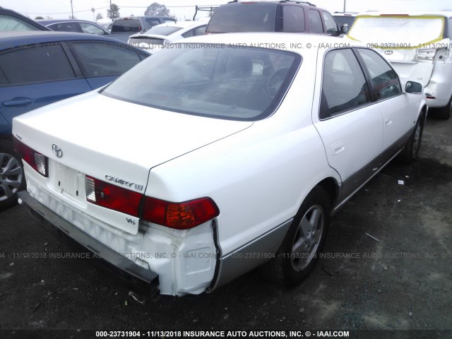 JT2BF22K310305696 - 2001 TOYOTA CAMRY CE/LE/XLE WHITE photo 4