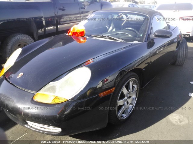 WP0CA2982YU623168 - 2000 PORSCHE BOXSTER BLACK photo 2