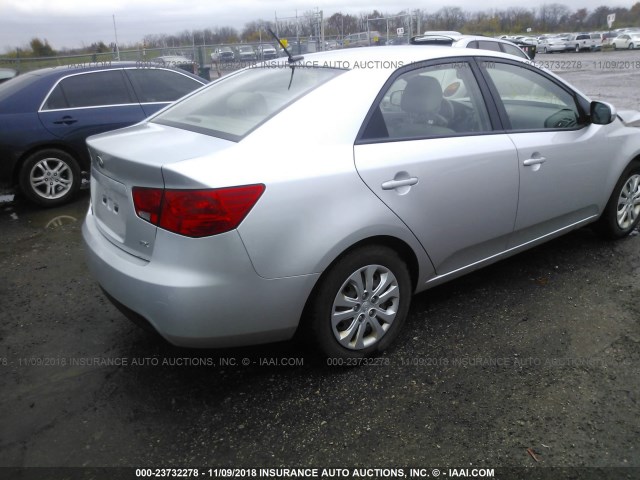 KNAFU4A23C5585649 - 2012 KIA FORTE EX SILVER photo 4