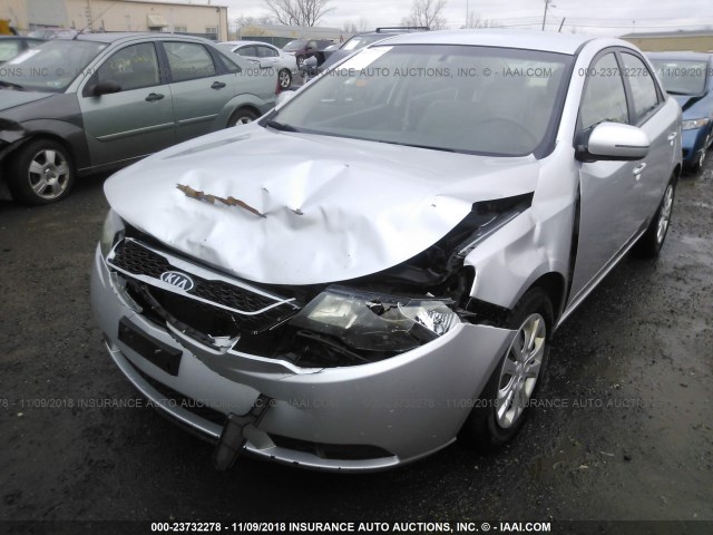 KNAFU4A23C5585649 - 2012 KIA FORTE EX SILVER photo 6