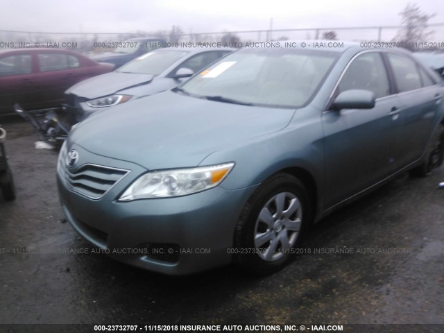 4T4BF3EK9AR036994 - 2010 TOYOTA CAMRY SE/LE/XLE TEAL photo 2