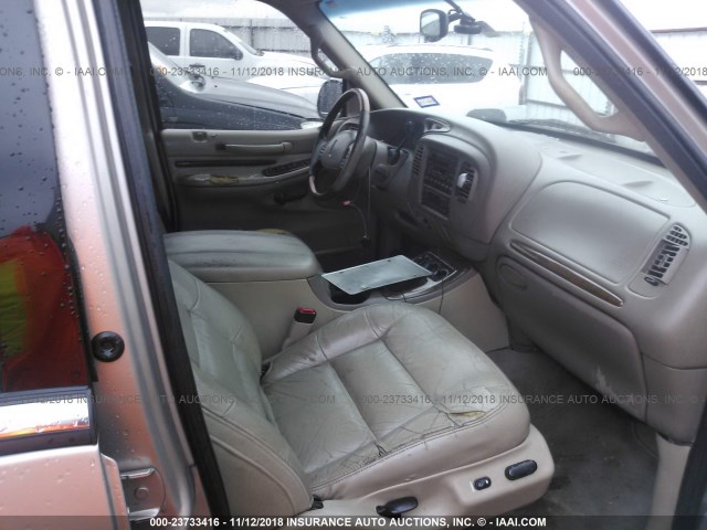 5LMEU27A8YLJ17350 - 2000 LINCOLN NAVIGATOR Күміс фото 5