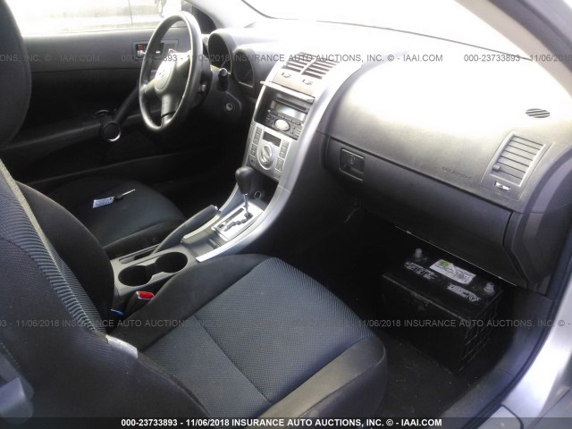 JTKDE167050014736 - 2005 TOYOTA SCION TC Gümüş foto 5