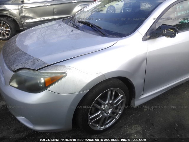 JTKDE167050014736 - 2005 TOYOTA SCION TC Gümüş foto 6