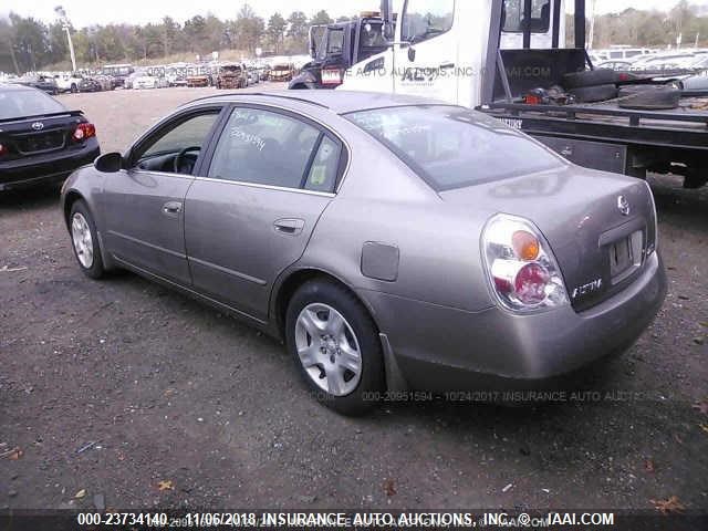 1N4AL11D82C271477 - 2002 NISSAN ALTIMA S/SL GOLD photo 3