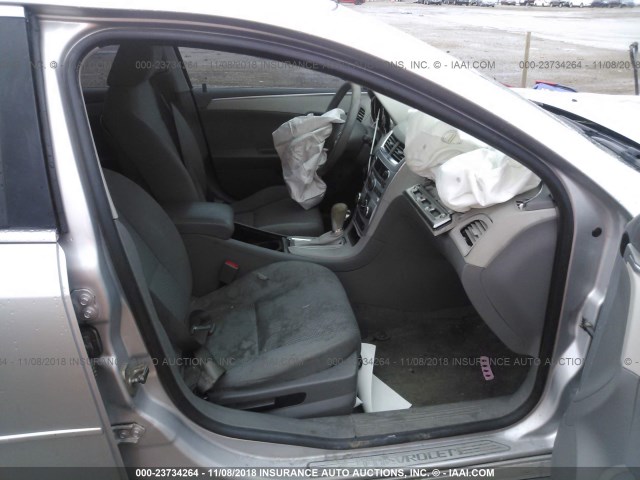 1G1ZC5E08CF316938 - 2012 CHEVROLET MALIBU 1LT SILVER photo 5