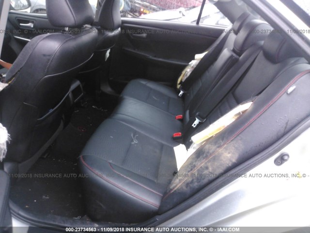 4T1BF1FK9HU335991 - 2017 TOYOTA CAMRY LE/XLE/SE/XSE SILVER photo 8