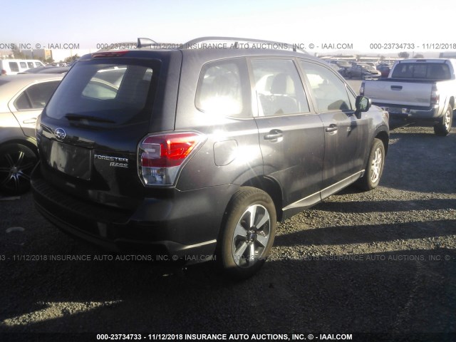 JF2SJABC8HH481133 - 2017 SUBARU FORESTER 2.5I GRAY photo 4