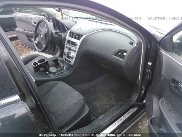 1G1ZH57BX9F256363 - 2009 CHEVROLET MALIBU 1LT BLACK photo 5