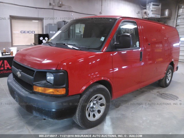 1GCSGAFX5B1146647 - 2011 CHEVROLET EXPRESS G1500  RED photo 2