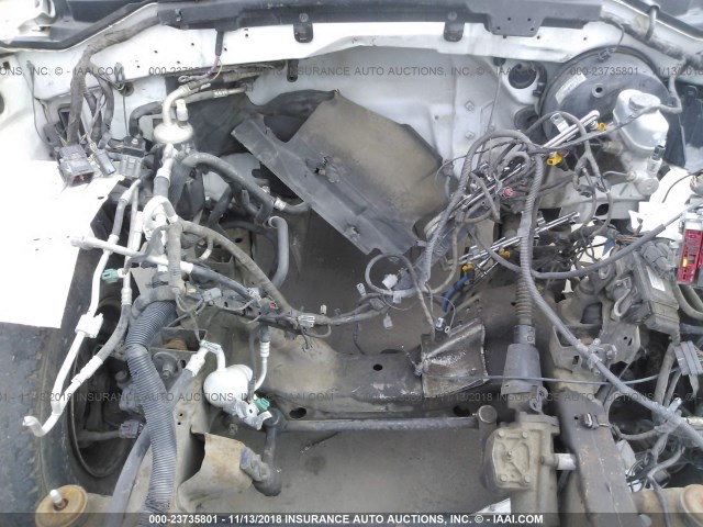 1FMRU15L01LB07436 - 2001 FORD EXPEDITION XLT WHITE photo 10