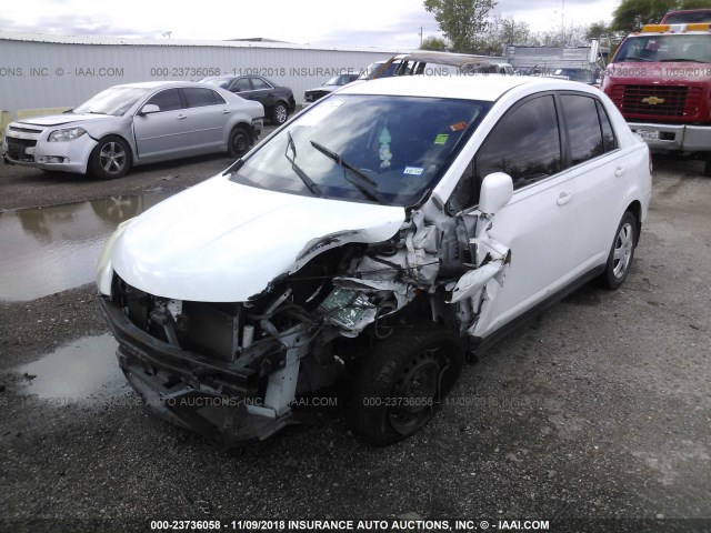 3N1BC11E28L390004 - 2008 NISSAN VERSA S/SL WHITE photo 2