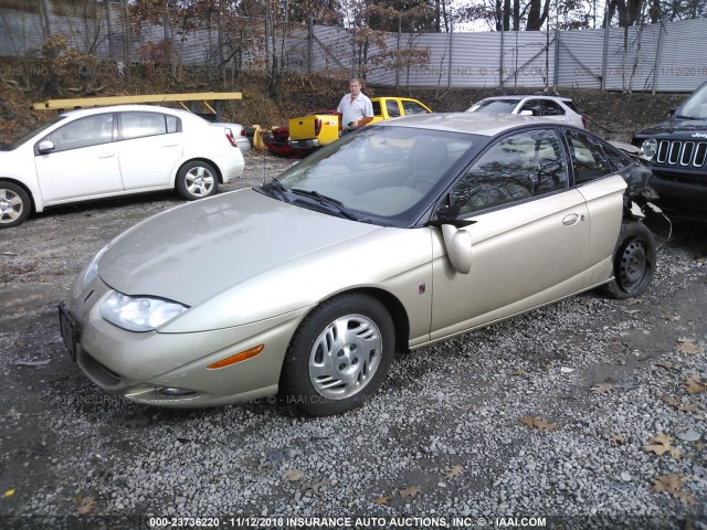 1G8ZY12771Z343606 - 2001 SATURN SC2 GOLD photo 2