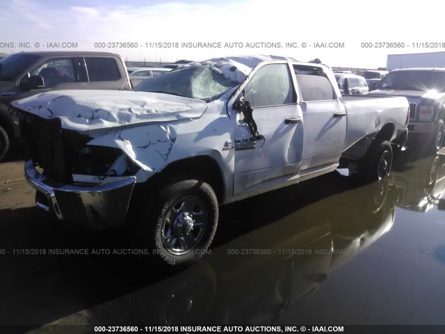 3C6UR5HL5JG256724 - 2018 RAM 2500 ST WHITE photo 2