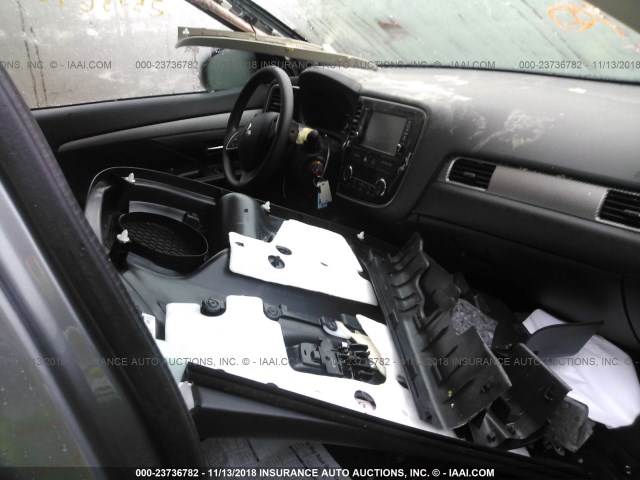 JA4AD2A38JZ058216 - 2018 MITSUBISHI OUTLANDER ES GRAY photo 5