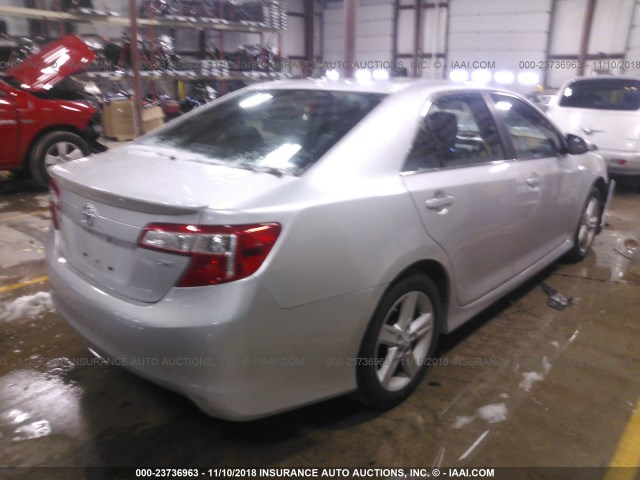 4T1BF1FK7DU650802 - 2013 TOYOTA CAMRY L/SE/LE/XLE SILVER photo 4