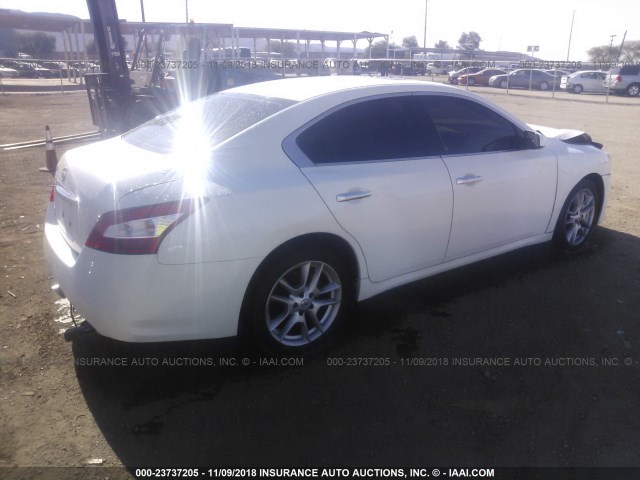 1N4AA51E69C845185 - 2009 NISSAN MAXIMA S/SV WHITE photo 4