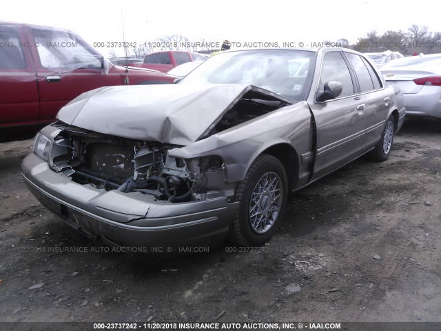 2FAFP74W11X107256 - 2001 FORD CROWN VICTORIA LX GOLD photo 2