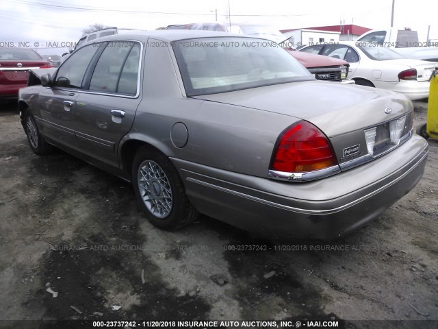 2FAFP74W11X107256 - 2001 FORD CROWN VICTORIA LX GOLD photo 3