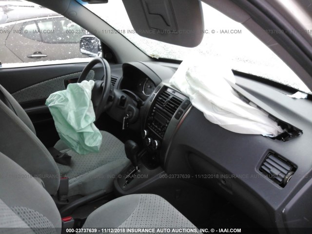 KM8JN72D75U135292 - 2005 HYUNDAI TUCSON GLS/LX GRAY photo 5