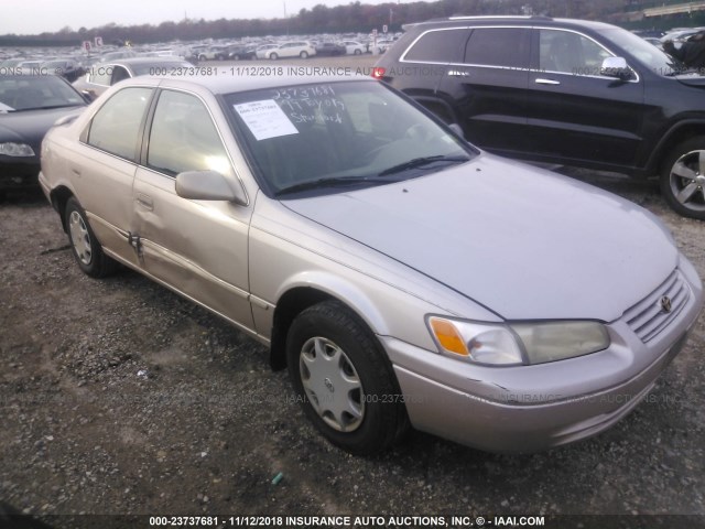 4T1BG22K2XU610995 - 1999 TOYOTA CAMRY CE/LE/XLE BEIGE photo 1