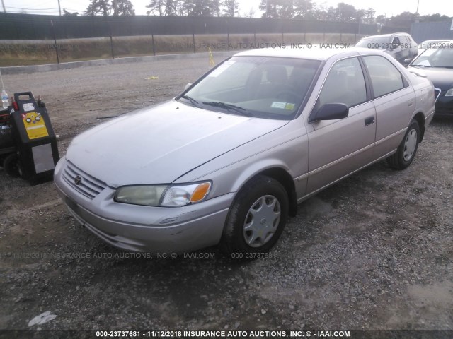 4T1BG22K2XU610995 - 1999 TOYOTA CAMRY CE/LE/XLE BEIGE photo 2