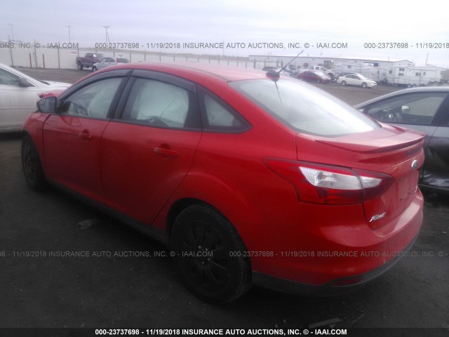1FADP3F27DL340148 - 2013 FORD FOCUS SE RED photo 3