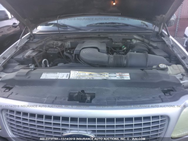 1FMRU15W22LA38647 - 2002 FORD EXPEDITION XLT GRAY photo 10