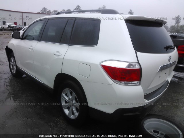 5TDZK3EH1BS038158 - 2011 TOYOTA HIGHLANDER SE WHITE photo 3