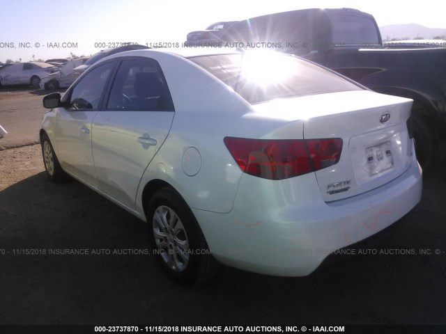 KNAFU4A24D5662630 - 2013 KIA FORTE EX WHITE photo 3